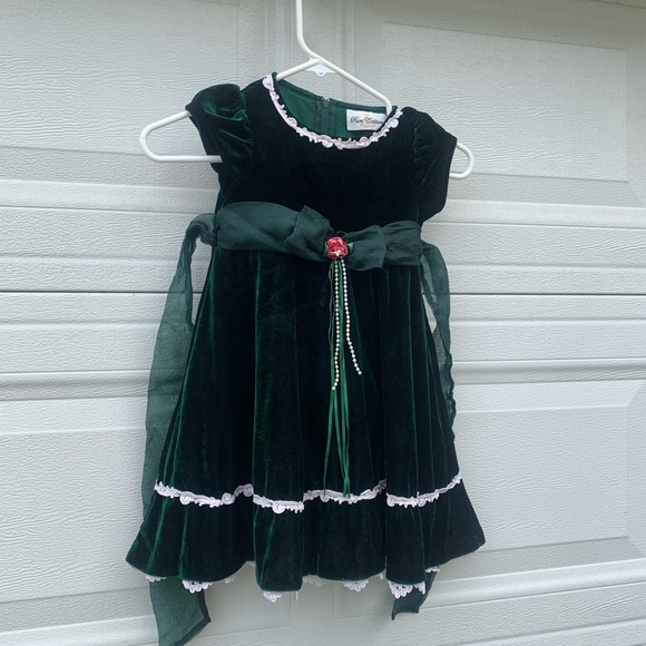 Rare Editions Other - 2 T Girls Green Velvet Party Dress